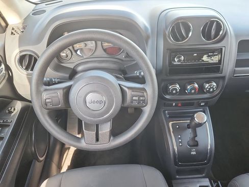 Used 2016 Jeep Patriot Sport w/ Power Value Group AWD/4WD image 9