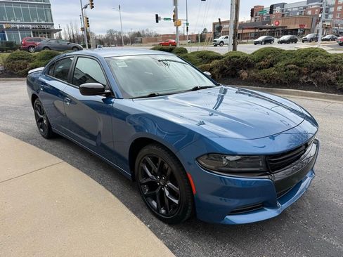 Used 2023 Dodge Charger SXT w/ Blacktop Package image 3