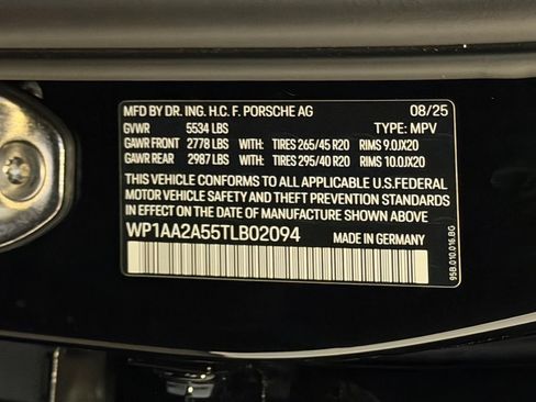 Certified 2026 Porsche Macan AWD/4WD image 26