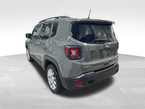 Used 2022 Jeep Renegade Latitude w/ Convenience Group image 9