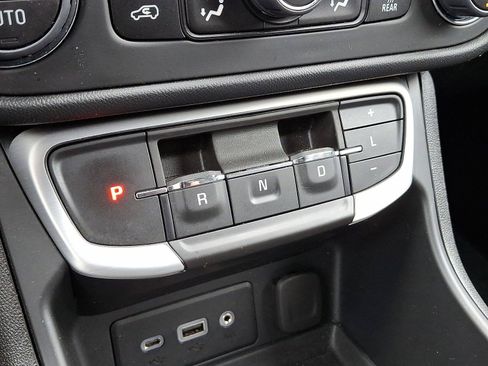 Certified 2023 GMC Terrain SLE w/ Driver Convenience Package image 12