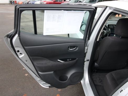 Used 2016 Nissan Leaf SV image 24