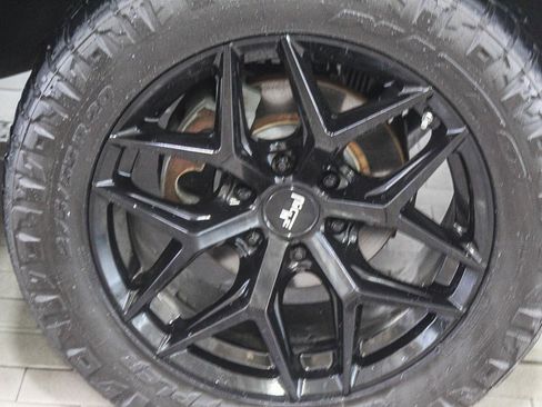 Used 2019 Chevrolet Tahoe Premier image 10