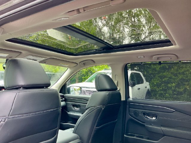 New 2026 Honda Pilot Touring image 11