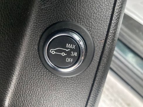 Used 2019 Chevrolet Traverse LT image 42