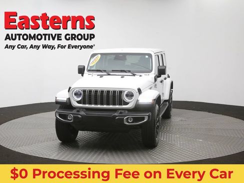 Used 2025 Jeep Wrangler Unlimited Sahara AWD/4WD image 49