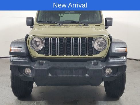 Used 2025 Jeep Wrangler Sport image 2