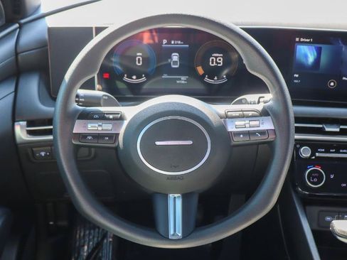 Used 2025 Hyundai Santa Cruz SEL FWD image 12