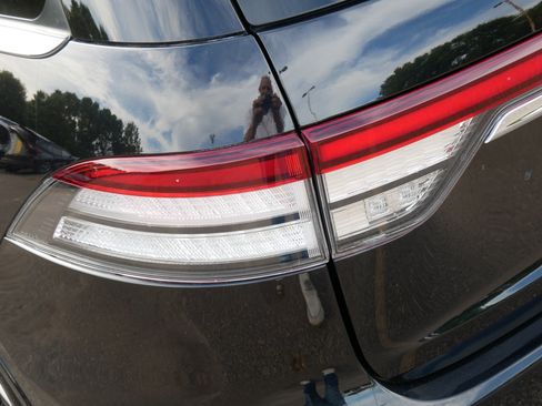 Used 2022 Lincoln Aviator Reserve w/ Equipment Group 201A image 16