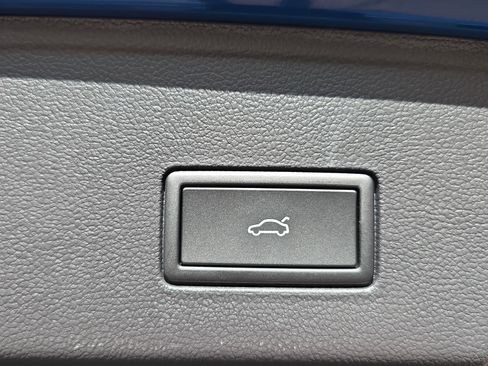 New 2026 Volkswagen Atlas Cross Sport SE image 13