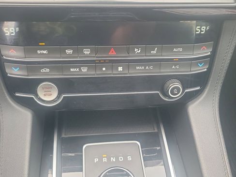 Used 2020 Jaguar F-PACE Prestige AWD/4WD image 22