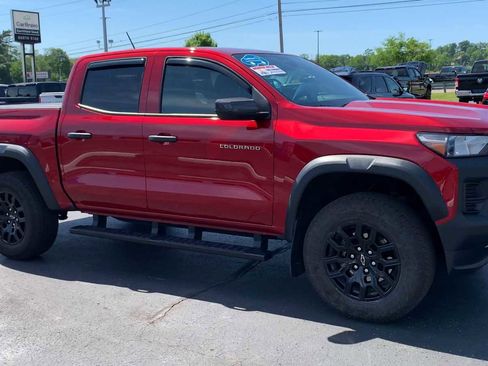 Certified 2025 Chevrolet Colorado Trail Boss AWD/4WD image 2