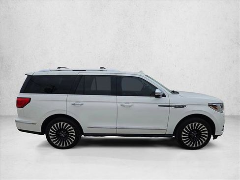 Used 2021 Lincoln Navigator Black Label w/ Cargo Convenience Package AWD/4WD image 4