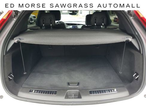 Certified 2022 Cadillac XT4 Premium Luxury w/ Enhanced Visibility Package image 9