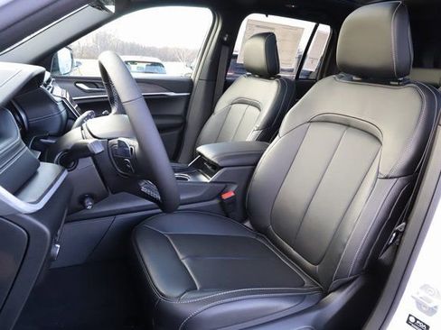New 2025 Jeep Grand Cherokee Limited w/ Luxury Tech Group II AWD/4WD image 11