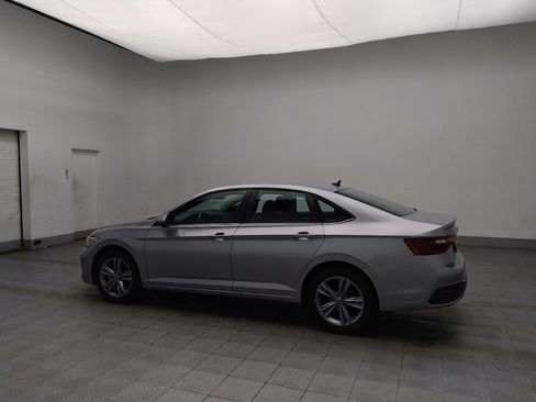 Used 2024 Volkswagen Jetta SE image 3