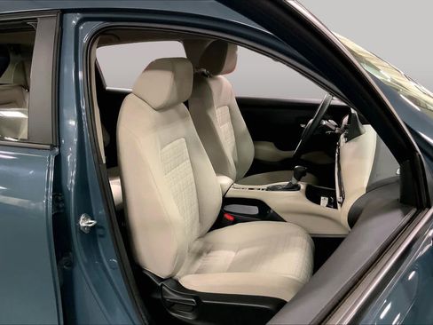 Used 2024 Honda HR-V LX image 9