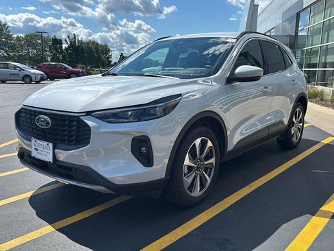 Used 2025 Ford Escape Platinum AWD/4WD image 9