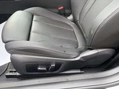 Used 2024 BMW M240i Coupe RWD image 8