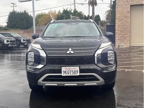 Used 2023 Mitsubishi Outlander SEL image 2