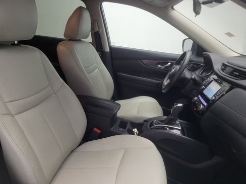 Used 2017 Nissan Rogue SV w/ SV Premium Package FWD image 21