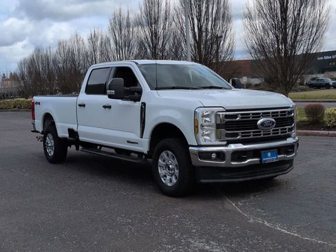 Used 2024 Ford F350 XLT image 8