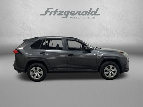 Used 2021 Toyota RAV4 LE image 7
