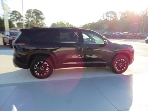 New 2026 Chevrolet Traverse Z71 w/ Enhanced Driving Package AWD/4WD image 5