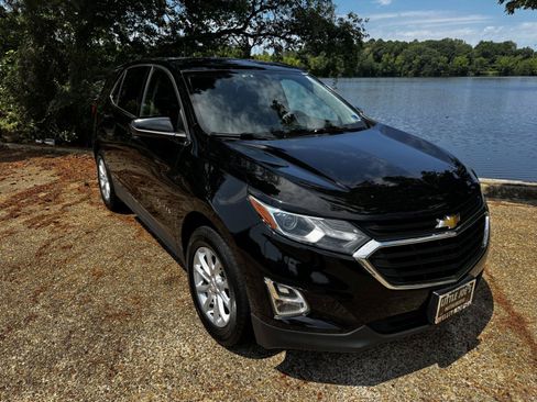 Used 2019 Chevrolet Equinox LT AWD/4WD image 2