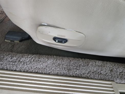 Used 2004 Mercury Grand Marquis LS RWD image 18