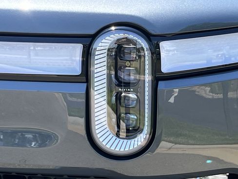 Used 2024 Rivian R1S Adventure AWD/4WD image 12
