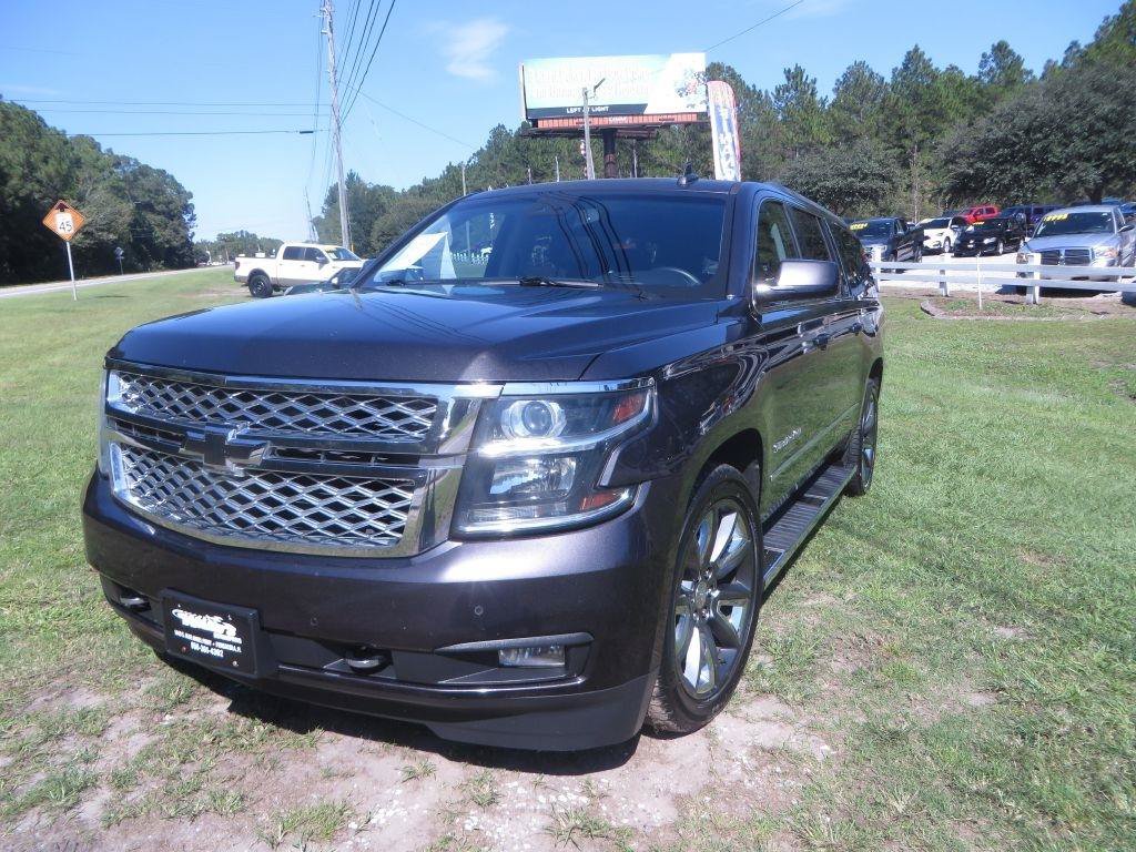 Used 2018 Chevrolet Suburban LT w/ LT Signature Package AWD/4WD image 2