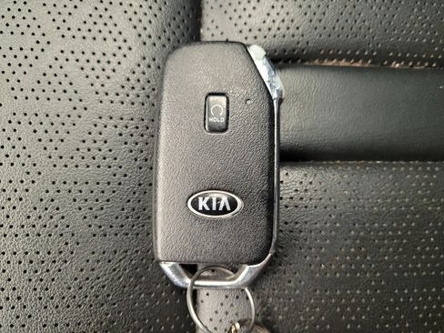 Used 2021 Kia Sorento S FWD image 32