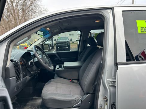 Used 2012 Nissan Titan SV image 12