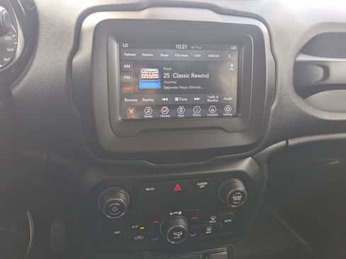 Used 2020 Jeep Renegade Latitude w/ Popular Equipment Group AWD/4WD image 25