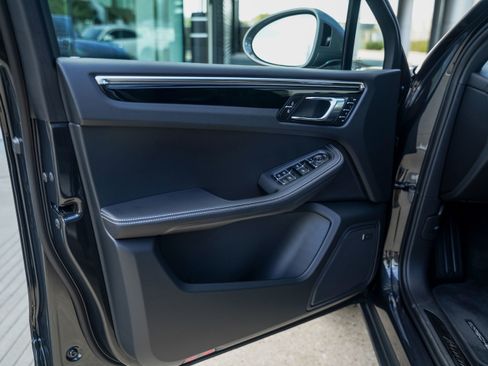 New 2026 Porsche Macan Turbo image 16