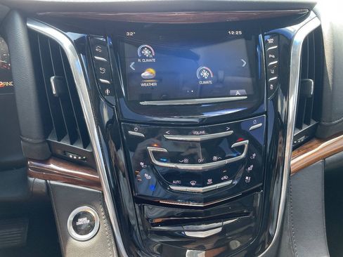 Used 2015 Cadillac Escalade Luxury AWD/4WD image 46