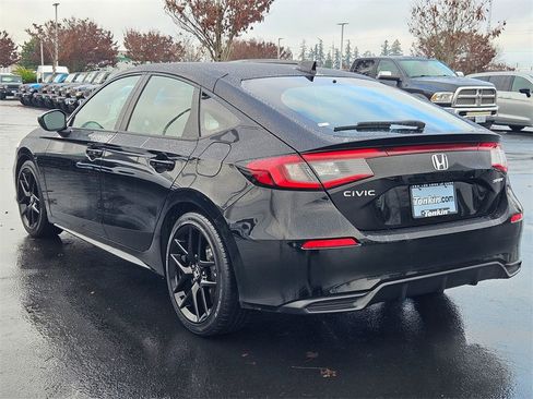 Used 2025 Honda Civic Sport image 4