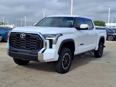 New 2026 Toyota Tundra SR5 w/ TRD Off-Road Premium Package AWD/4WD image 3