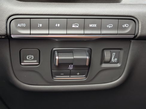 Certified 2023 Cadillac Escalade Sport w/ LPO, ONYX Package AWD/4WD image 26