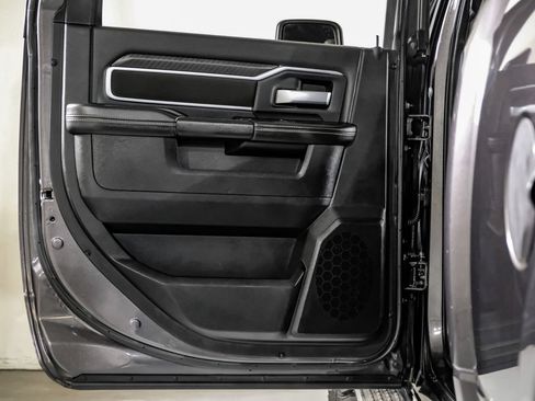 Used 2025 RAM 2500 Big Horn AWD/4WD image 36