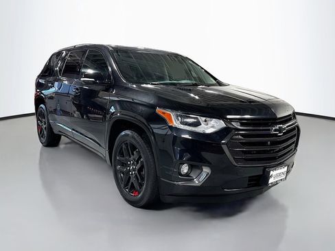 Used 2018 Chevrolet Traverse Premier w/ Redline Edition FWD image 3