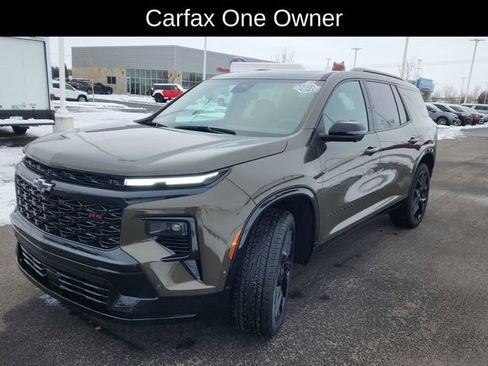 Used 2024 Chevrolet Traverse RS image 3