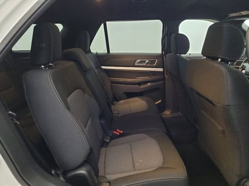 Used 2017 Ford Explorer XLT AWD/4WD image 19