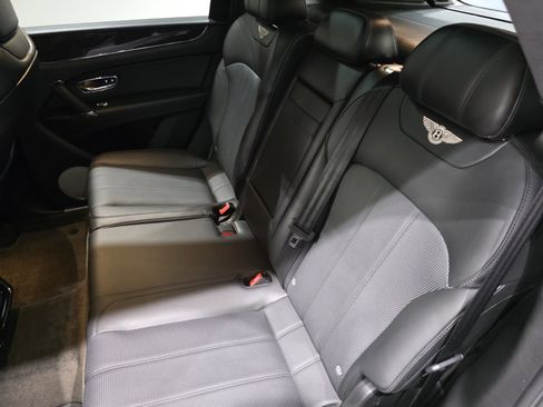 Used 2019 Bentley Bentayga image 13