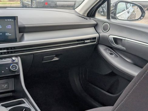 Used 2025 Hyundai Sonata SEL FWD image 16