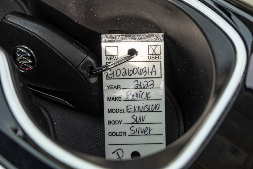 Used 2023 Buick Envision Avenir AWD/4WD image 22