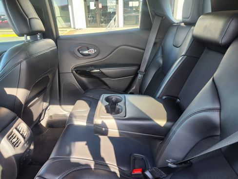 Used 2020 Jeep Cherokee Latitude Plus image 8