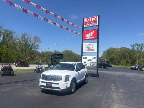 Used 2020 Kia Telluride LX AWD/4WD image 2