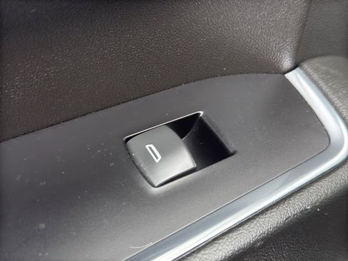 Used 2022 Chevrolet Silverado 1500 RST image 32